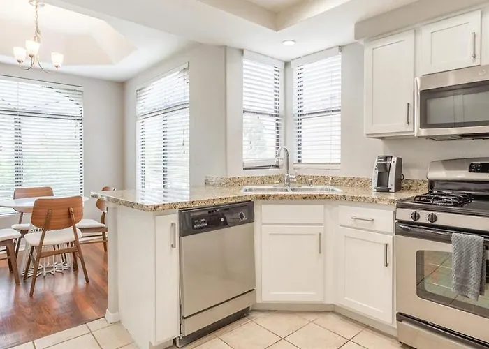 Landing Modern With Amazing Amenities Phoenix